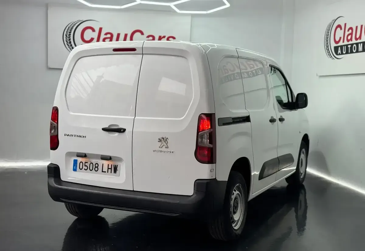 Usado Peugeot Partner S 100 CV (73 kW) 2020 Blanco Monovolumen