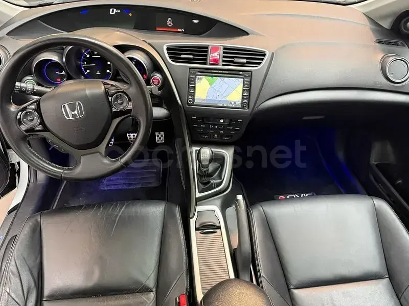 Usado Honda Civic Executive 120 CV (88 kW) 2014 Blanco Berlina
