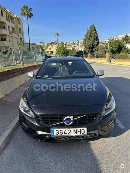 Usado Volvo V60 R-Design 190 CV (139 kW) 2019 Negro Familiar
