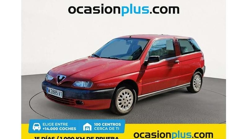Rojo Usado 1998 Alfa Romeo 145 Utilitario | 2790 € - Imagen 1/4