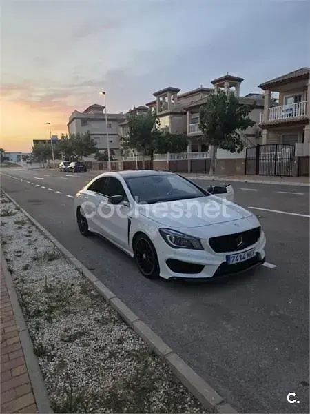 Usado Mercedes CLA220 Urban 170 CV (125 kW) 2013 Blanco Coupe