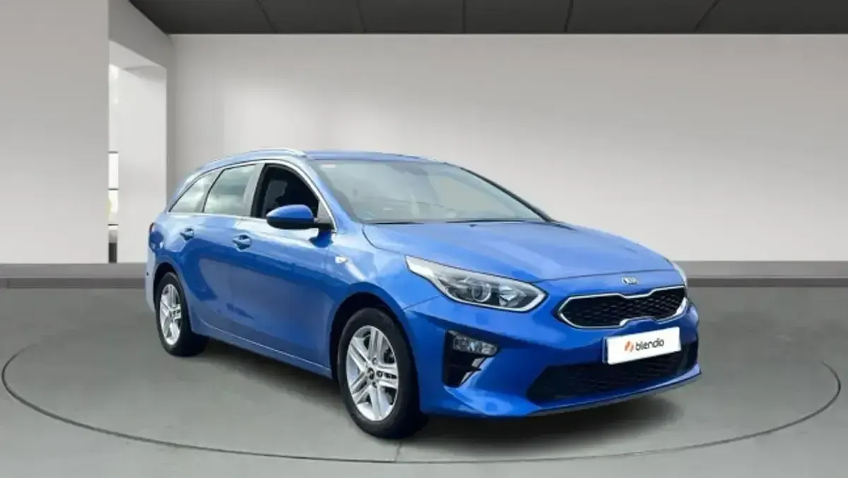 Usado Kia Ceed 136 CV (100 kW) 2022 Azul Utilitario