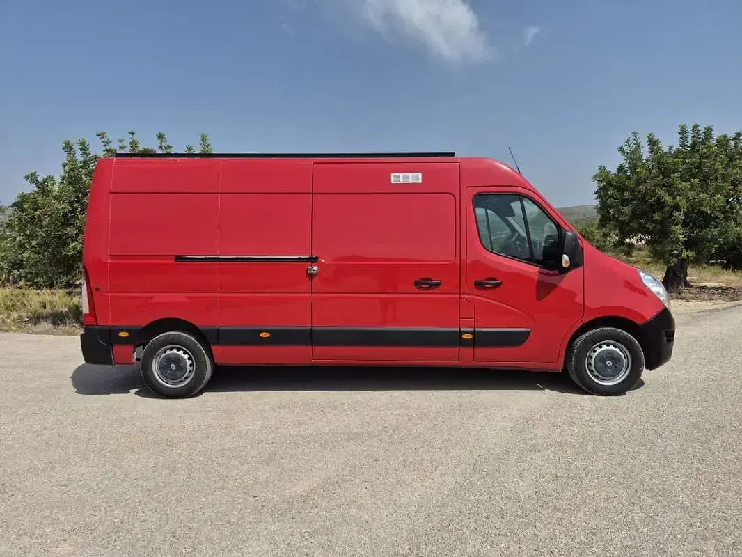 Usado Renault Master 129 CV (94 kW) 2019 Rojo Van