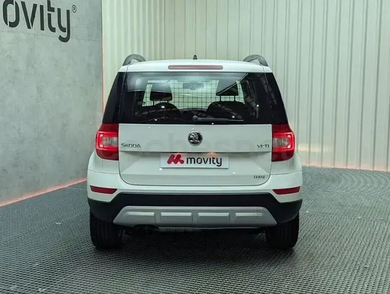Usado Skoda Yeti Ambition 110 CV (80 kW) 2015 Blanco SUV