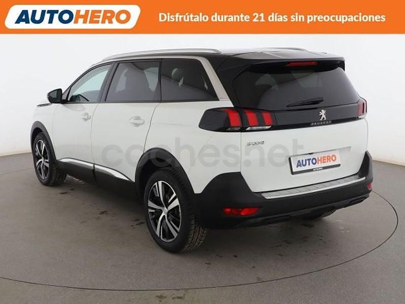 Usado Peugeot 5008 Allure 130 CV (95 kW) 2021 Blanco Monovolumen