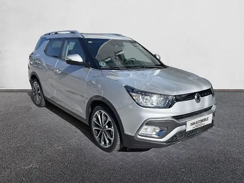Usado SsangYong XLV 128 CV (94 kW) 2019 Gris / plata SUV