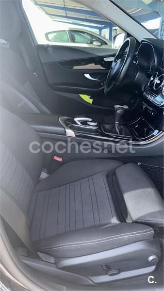 Usado Mercedes C220 170 CV (125 kW) 2014 Negro Familiar