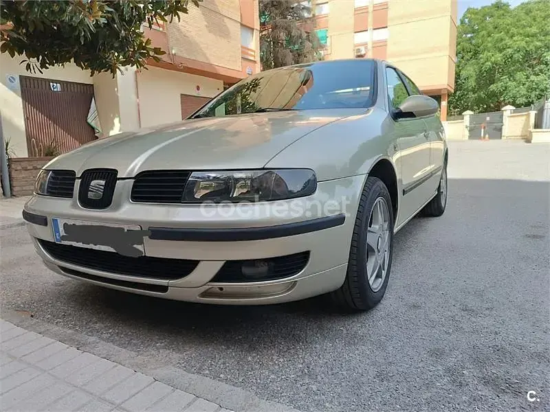 Usado Seat Toledo Stella 110 CV (80 kW) 2003 Beige Berlina