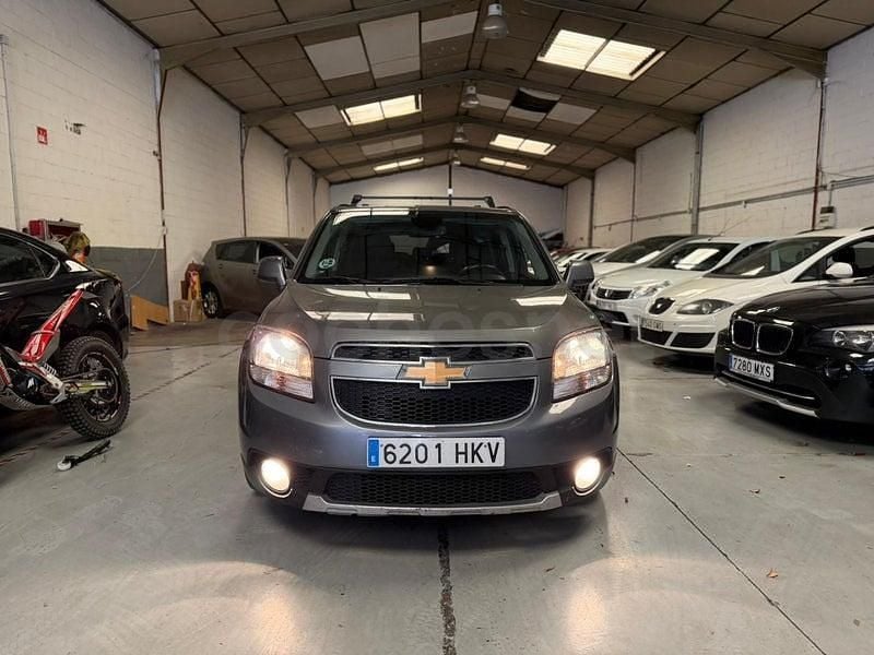 Usado Chevrolet Orlando LT 130 CV (95 kW) 2013 Gris / plata Monovolumen