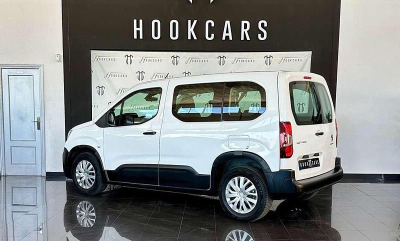 Usado Peugeot Rifter Allure 100 CV (73 kW) 2021 Blanco Monovolumen