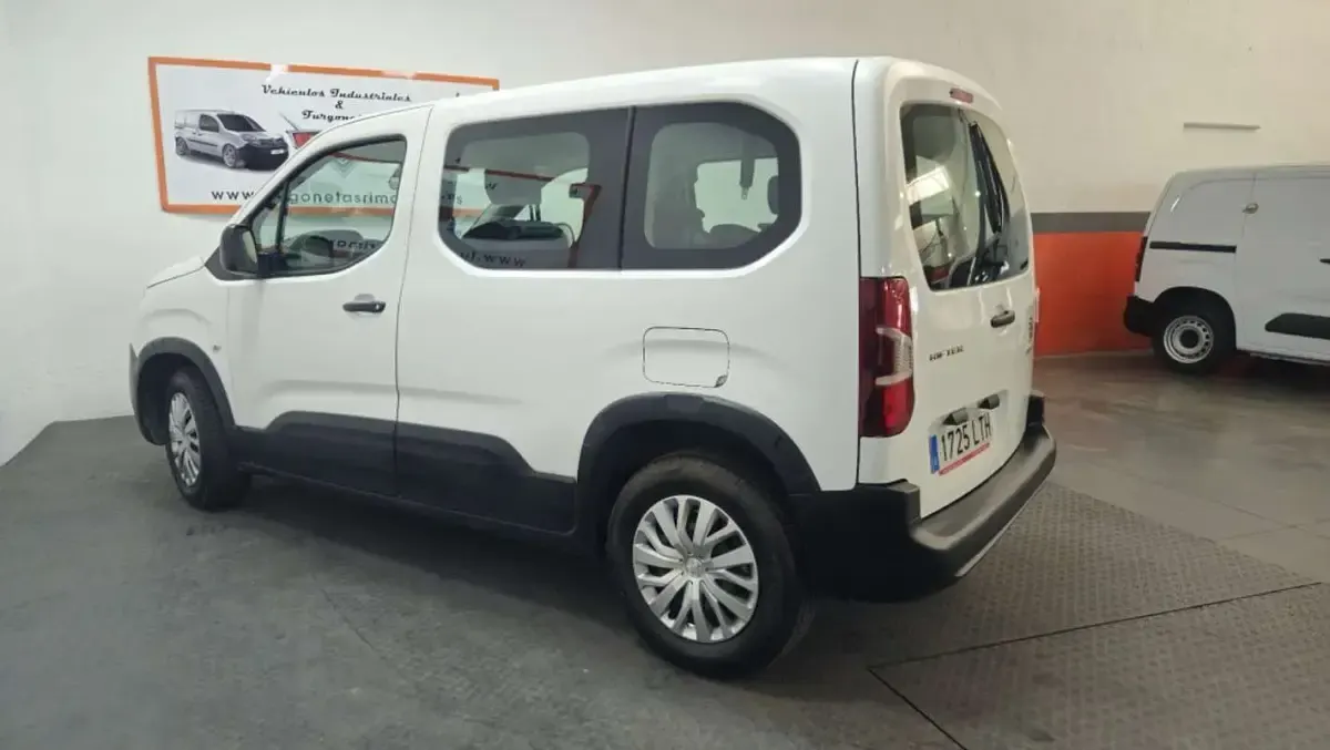Usado Peugeot Rifter Active 102 CV (75 kW) 2021 Blanco Monovolumen