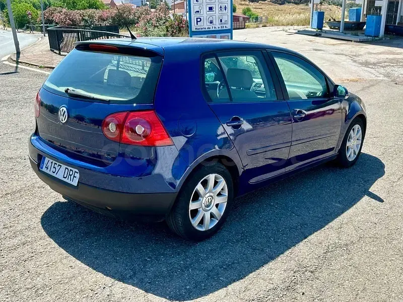 Usado VW Golf V Sportline 105 CV (77 kW) 2007 Azul Berlina