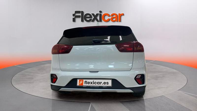Begagnad Kia Niro 141 HK (103 kW) 2022 Vit SUV