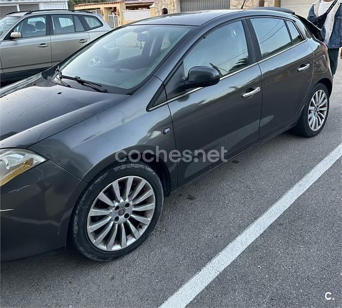 Usado Fiat Bravo Sport 150 CV (110 kW) 2007 Gris / plata Utilitario