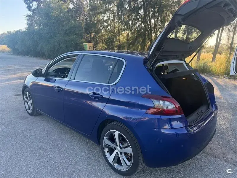 Usado Peugeot 308 Allure 120 CV (88 kW) 2017 Azul Berlina