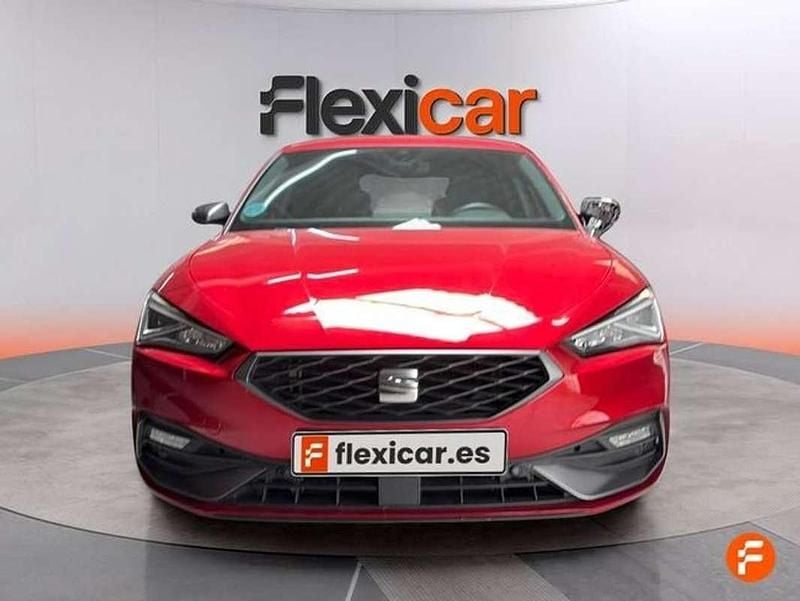 Usado Seat Leon FR 116 CV (85 kW) 2024 Rojo Utilitario