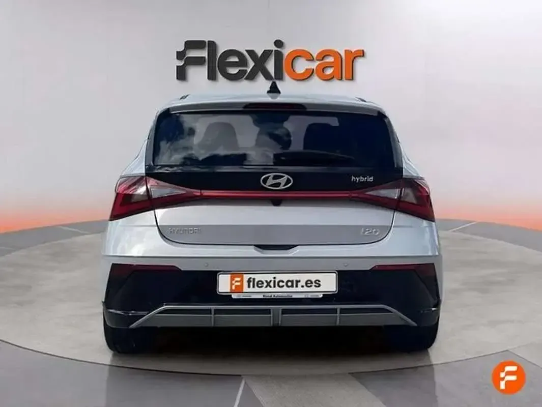 Usado Hyundai i20 101 CV (74 kW) 2024 Blanco Utilitario