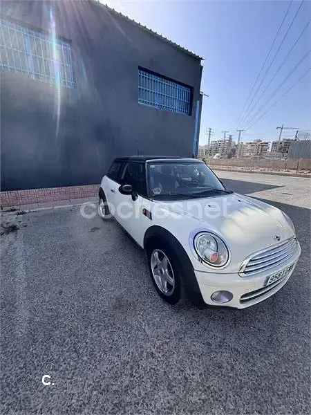 Usado Mini Cooper D 111 CV (81 kW) 2010 Beige Utilitario