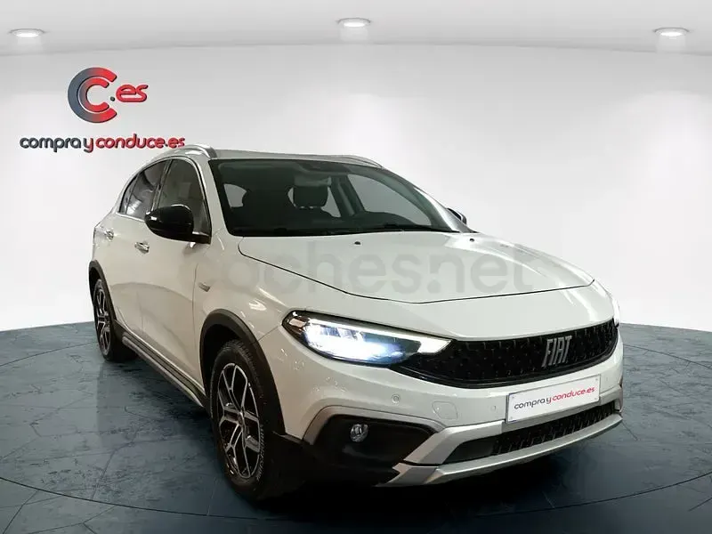 Usado Fiat Tipo Cross 101 CV (74 kW) 2022 Blanco Berlina