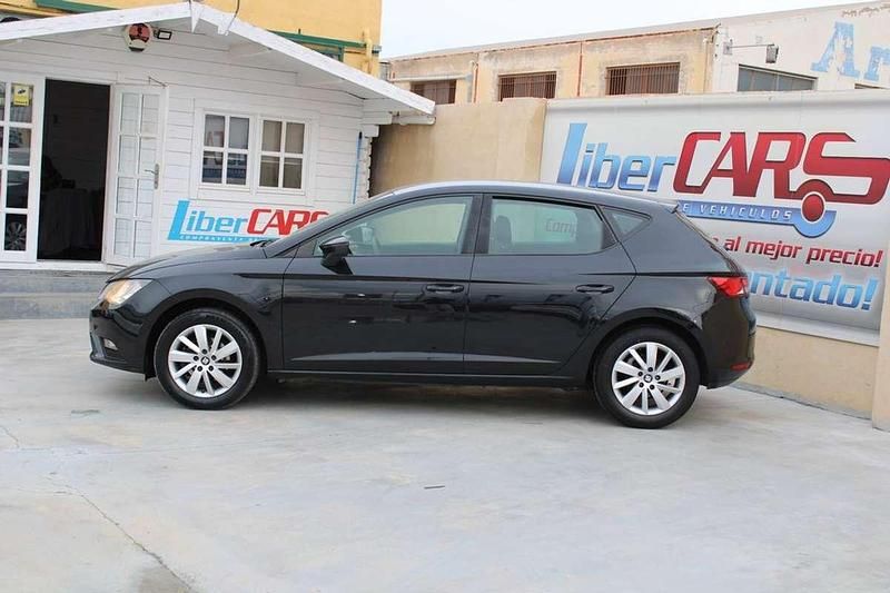 Usado Seat Leon Style 105 HP (77 kW) 2014 Preto Citadino