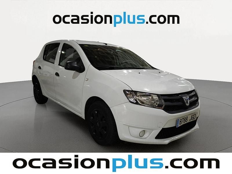 Usado Dacia Sandero Ambiance 75 CV (55 kW) 2015 Blanco Utilitario