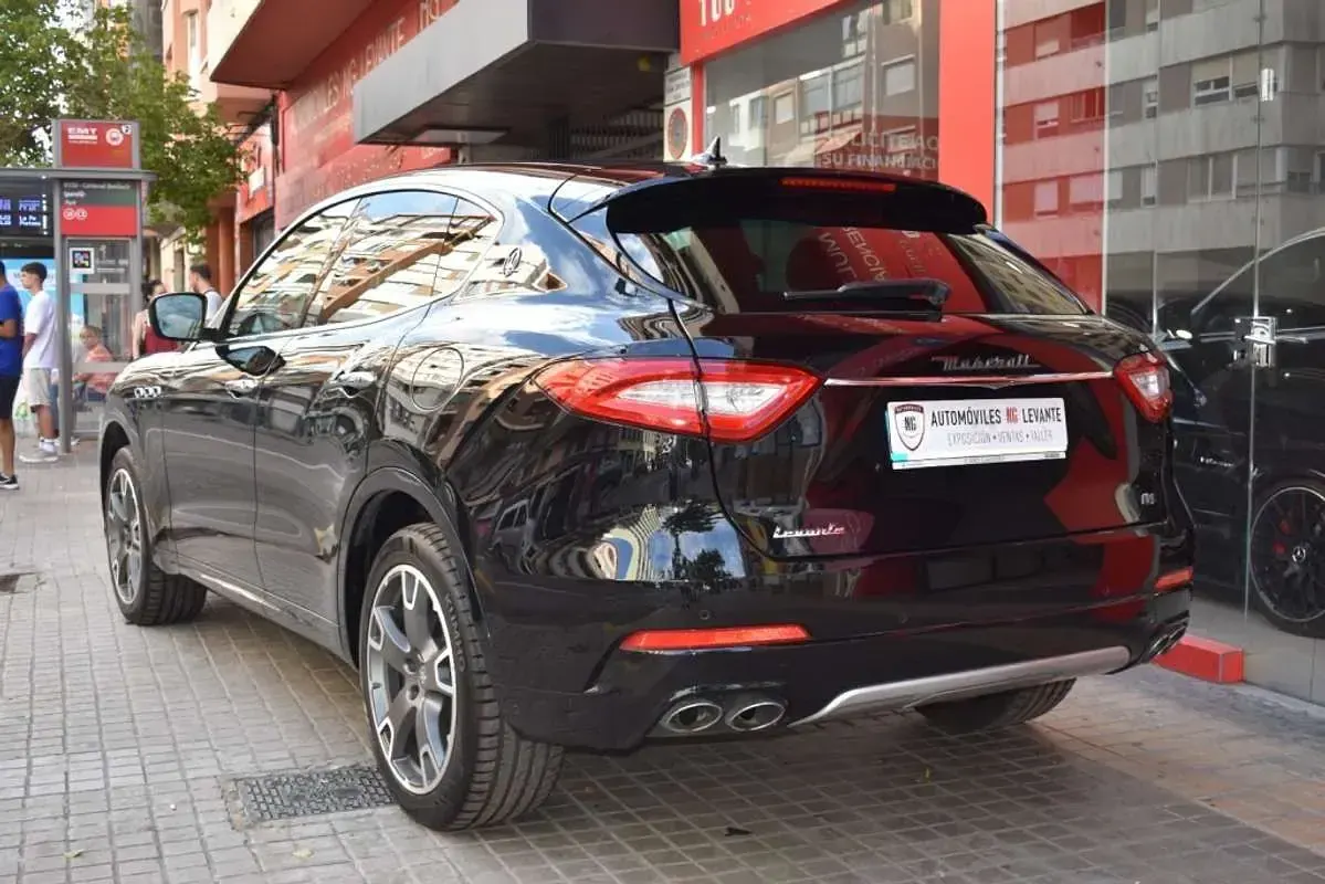 Usado Maserati Levante 275 CV (202 kW) 2017 Negro SUV