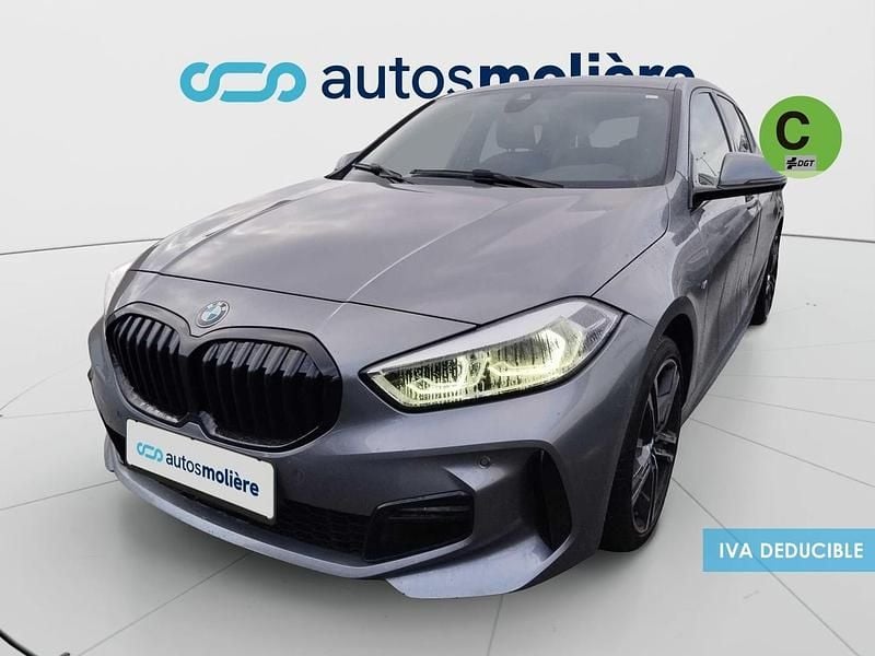 Gris Usado 2023 BMW 118 Comfort Edition Utilitario | 24.890 € (Precio justo) - Imagen 1/4