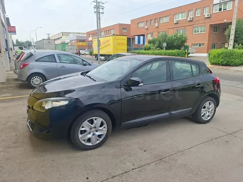 Usado Renault Mégane III 110 CV (80 kW) 2012 Negro Berlina