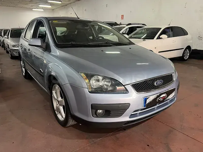 Usado Ford Focus Sport 136 CV (100 kW) 2005 Azul Berlina