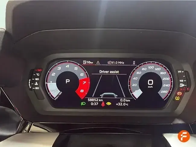 Usado Audi A3 110 CV (80 kW) 2023 Gris Berlina