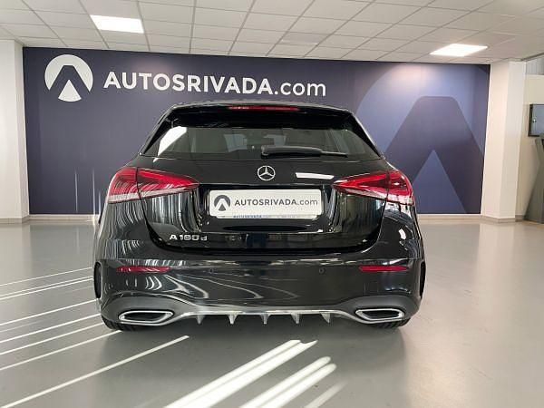 Usado Mercedes A180 AMG 116 CV (85 kW) 2020 Negro noche (estándar) Utilitario