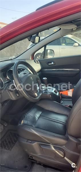 Usado Peugeot 5008 Family 112 CV (82 kW) 2012 Rojo Monovolumen