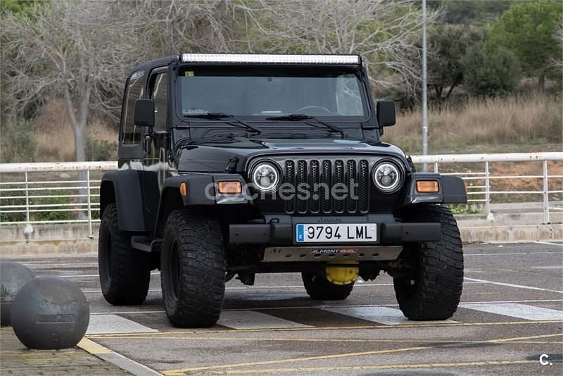 Usado Jeep Wrangler 121 CV (88 kW) 2000 Negro SUV
