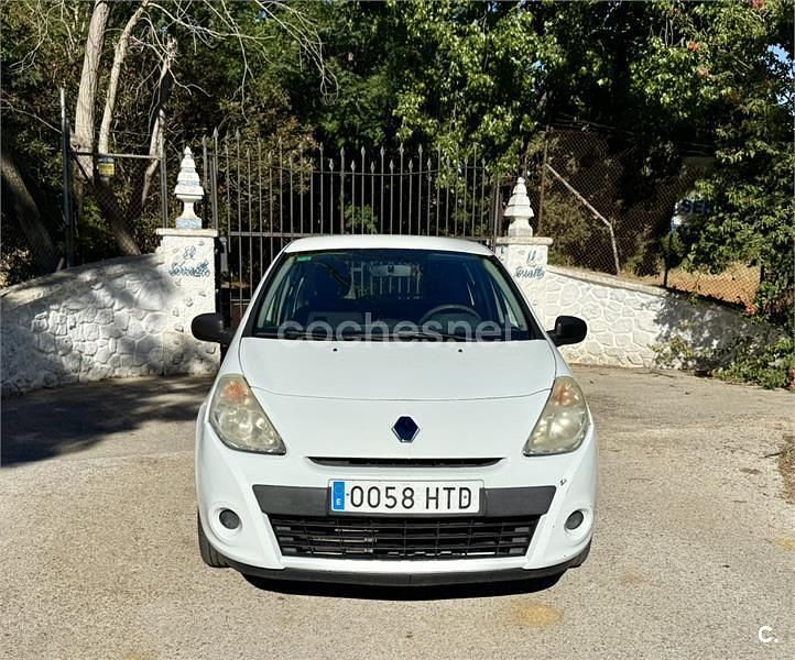 Blanco Usado 2013 Renault Clio IV Authentique Berlina | 4490 € (Super precio) - Imagen 1/4