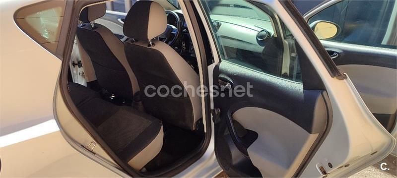 Usado Seat Ibiza Style 90 CV (66 kW) 2016 Gris / plata Berlina