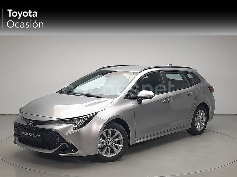 Gris / plata Nuevo 2025 Toyota Corolla Active Berlina | 27.200 € (Precio justo) - Imagen 1/4