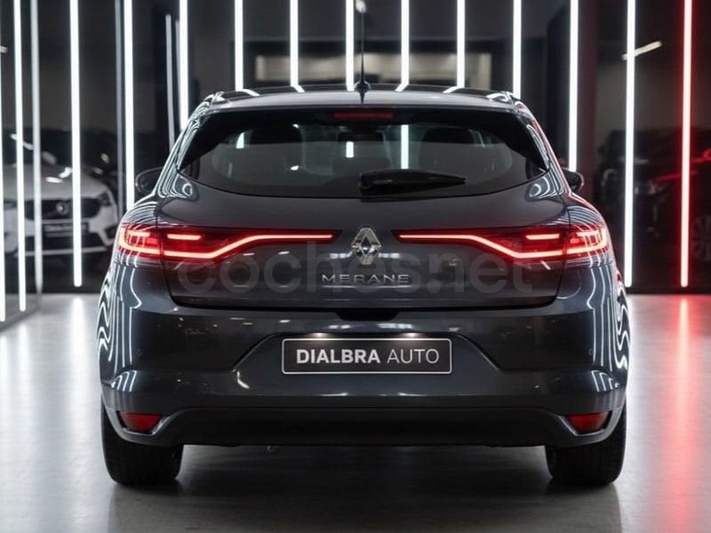 Usado Renault Mégane IV Business 115 CV (84 kW) 2022 Gris / plata Berlina