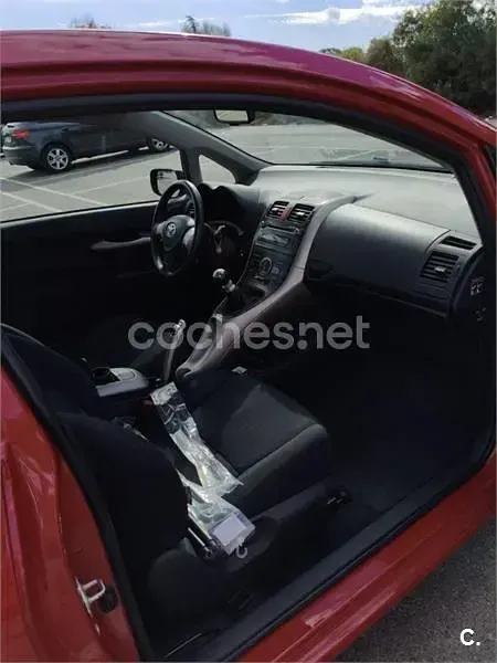Usado Toyota Auris Luna 126 CV (92 kW) 2008 Rojo Utilitario