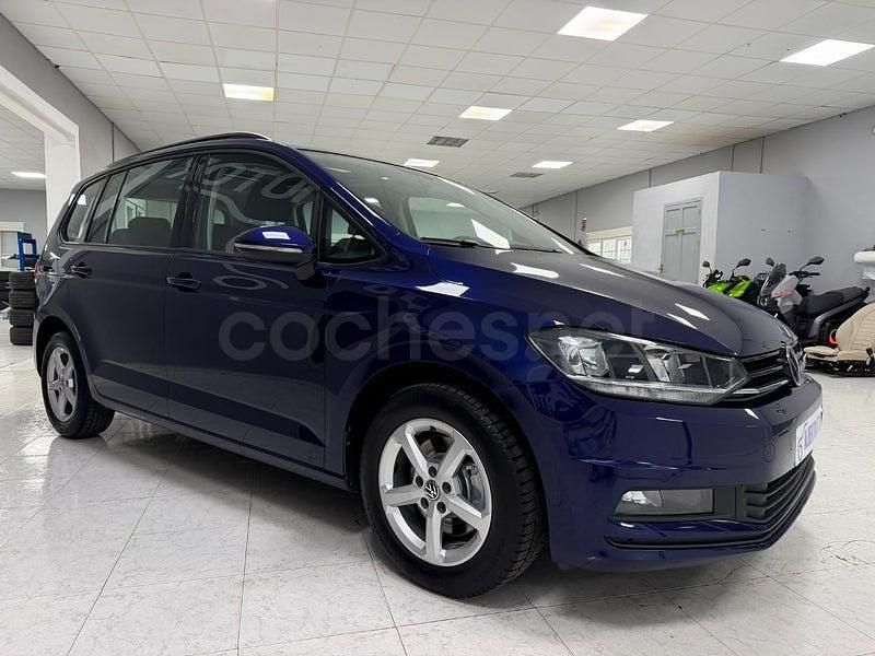 Usado VW Touran Advance 122 CV (89 kW) 2021 Azul Monovolumen