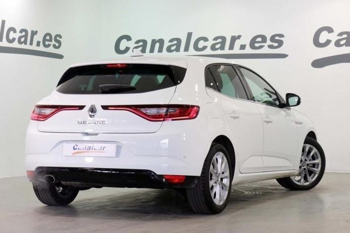 Usado Renault Mégane IV Zen 130 CV (95 kW) 2018