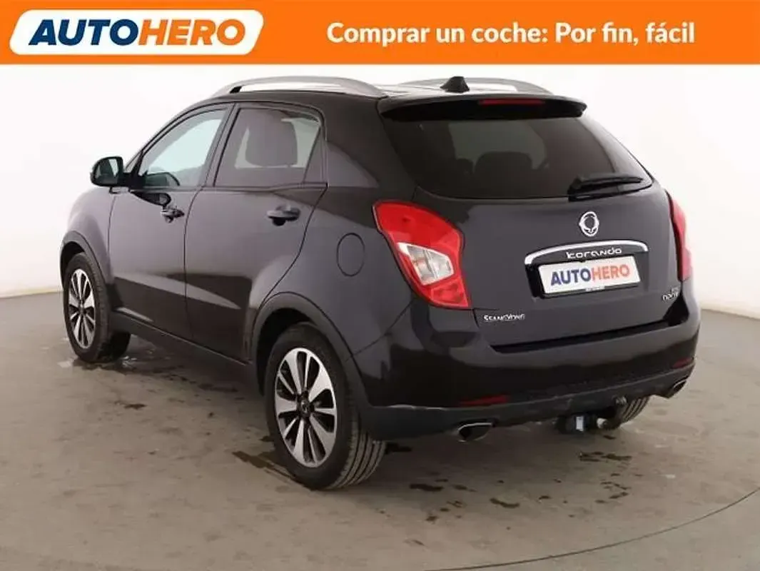 Usado SsangYong Korando Limited 175 CV (128 kW) 2015 Negro SUV