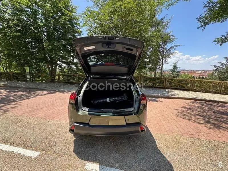 Usado Lexus UX 199 CV (146 kW) 2024 Verde SUV