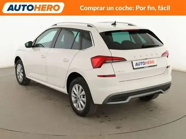 Usado Skoda Kamiq Ambition 95 CV (69 kW) 2022 Blanco SUV