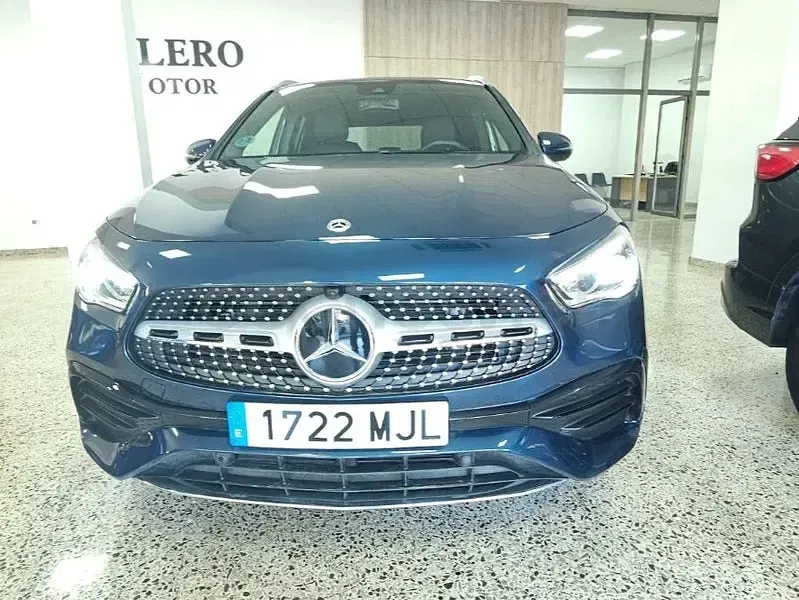 Usado Mercedes GLA200 163 CV (119 kW) 2023 Azul SUV
