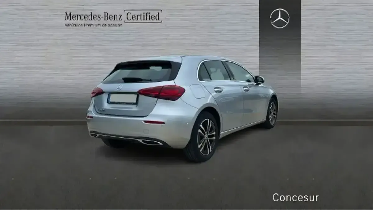 Usado Mercedes A250 218 CV (160 kW) 2024 Plata Berlina