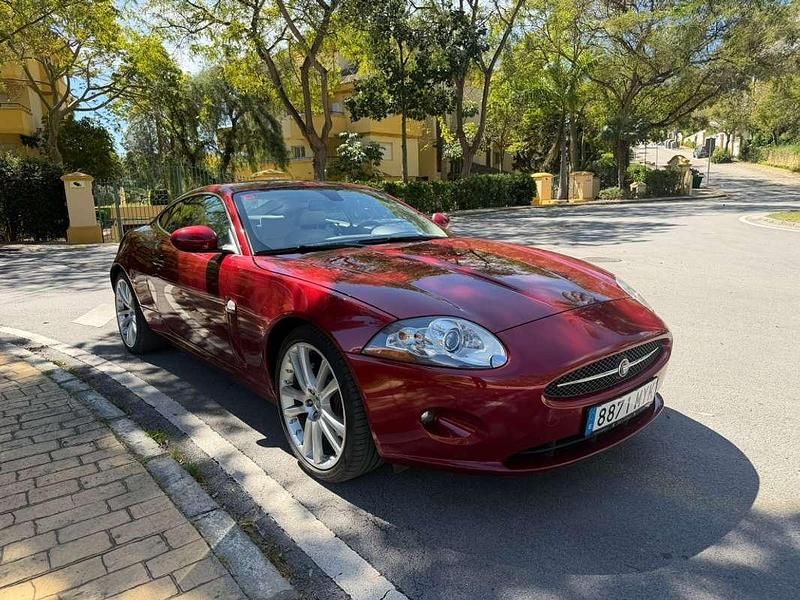 Usado Jaguar XK 298 CV (219 kW) 2006 Burdeos Coupe