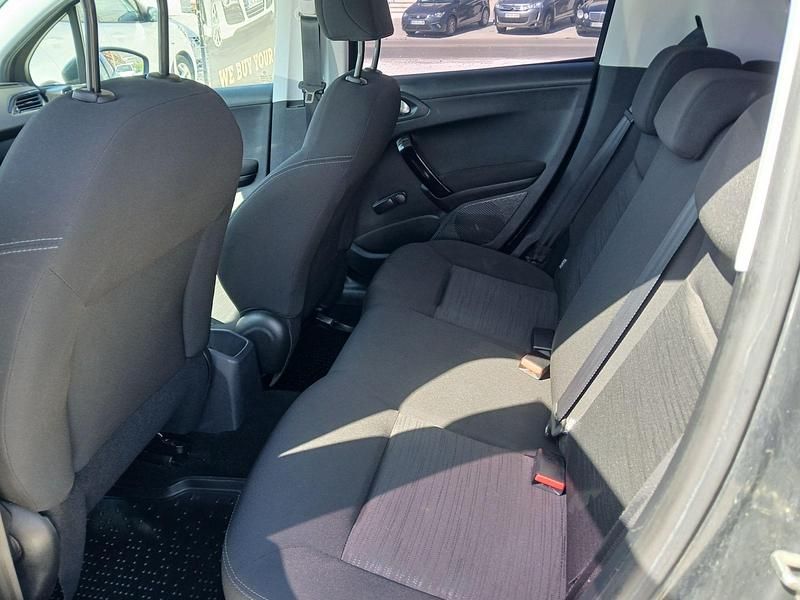 Usado Peugeot 208 Access 82 CV (60 kW) 2013 Gris Utilitario