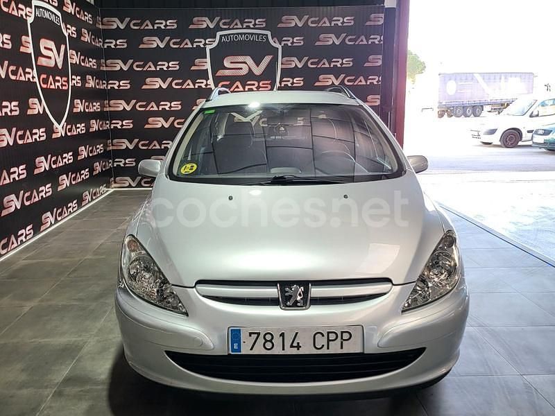 Usado Peugeot 307 110 CV (80 kW) 2003 Gris / plata Familiar