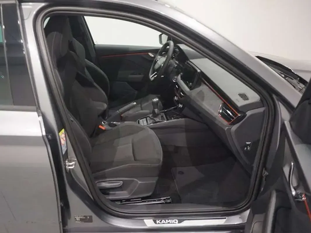 Nuevo Skoda Kamiq Selection 116 CV (85 kW) 2026 Gris SUV