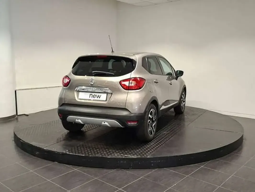 Usado Renault Captur Zen 90 CV (66 kW) 2014 Beige SUV